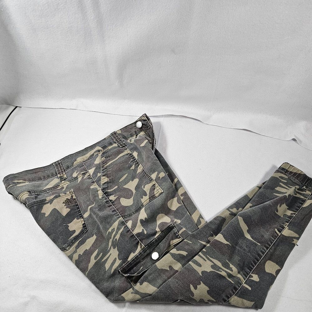 VIP Jeans Women's Camouflage Cargo Pants Cotton Straight Leg Button Zip 15/16